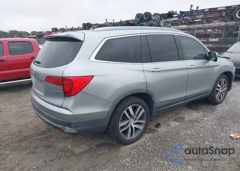 2017 Honda Pilot Touring z USA, uszkodzony, nr VIN 5FNYF5H90HB030940
